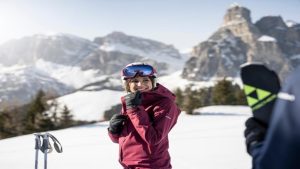Read more about the article The Best Ski Jacket For Women: Stay Warm & Comfy On The Slopes