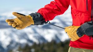 Read more about the article The Best Skiing Gloves: Keep Your Hands Warm & Dry On The Slopes