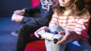 Read more about the article Gaming Beyond Borders: Connecting with Players Worldwide