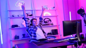 Read more about the article How to Build a Successful Online Gaming Career: Tips from the Pros